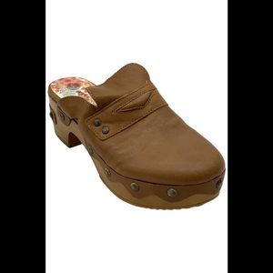 Eric Michael Women's Delphi Clogs Cognac - Medium